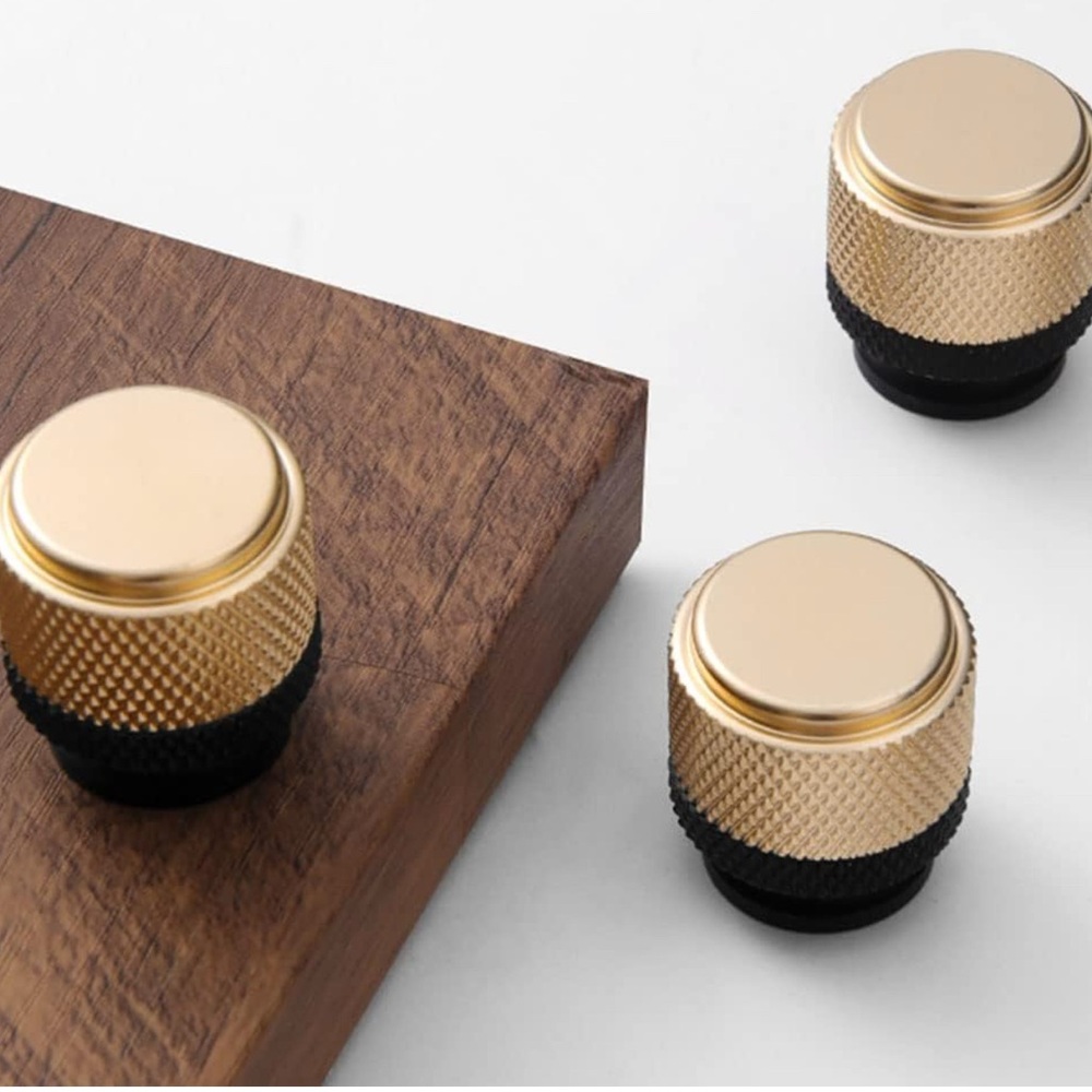 NWT Set of 6 Golden Cabinet/Dresser Knobs
